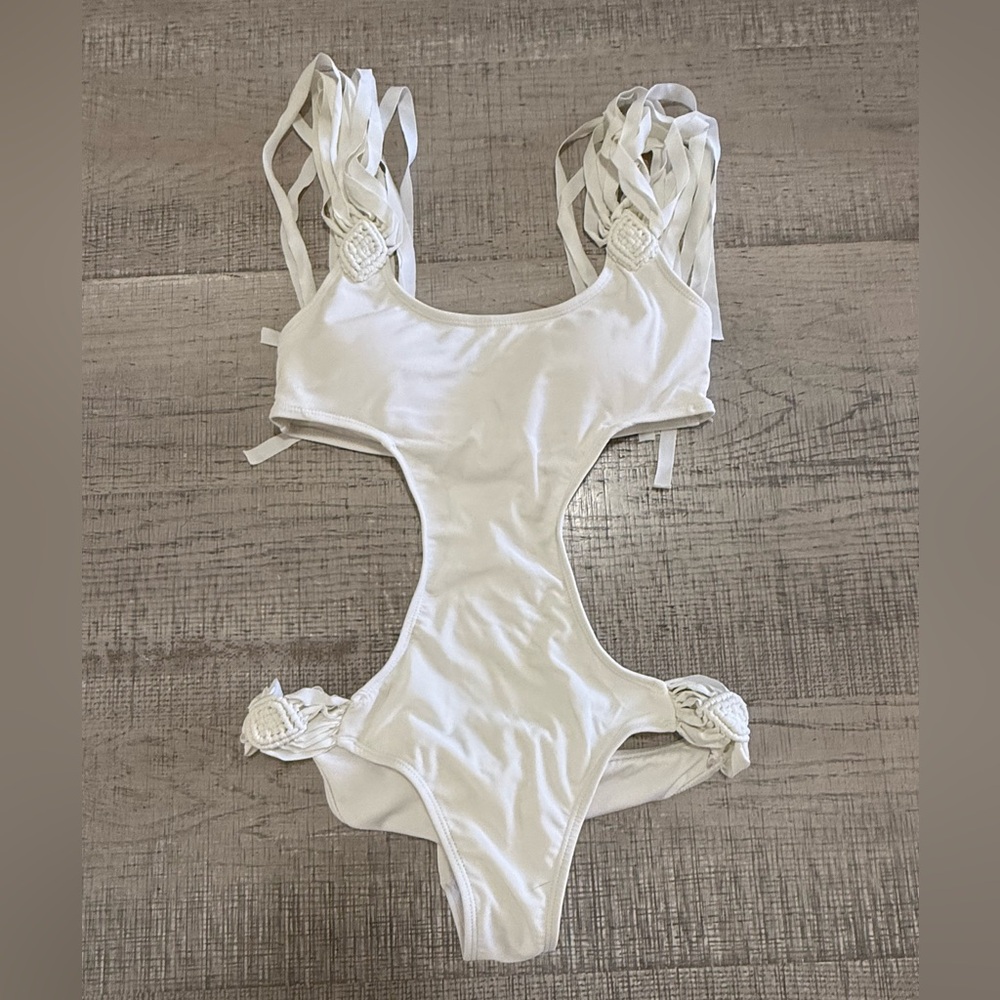 Forever21 White Cut-Out Bathing Suit with Tassle Details Size Small - Picture 3 of 9